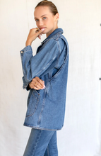 Load image into Gallery viewer, Cabin Jacket Classic Stonewash