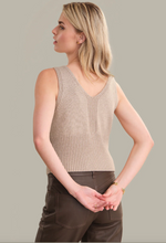 Load image into Gallery viewer, Cane Fashioned Top Toast Heather