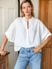 Load image into Gallery viewer, Mandarin Collar Top French Knot Floral