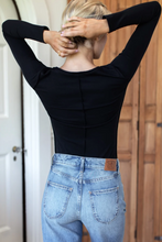 Load image into Gallery viewer, Amy Crewneck Black