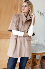 Load image into Gallery viewer, Layering Jacket Camel