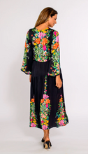 Load image into Gallery viewer, Gia Top Centerpiece Black