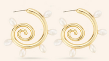 Load image into Gallery viewer, Toni Hoops Gold