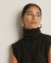 Load image into Gallery viewer, Isha Turtleneck Shiny Black