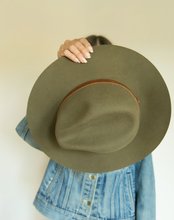 Load image into Gallery viewer, Lux Hat Olive