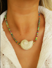 Load image into Gallery viewer, Solana Shell Necklace White