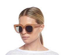 Load image into Gallery viewer, Air Heart Caramel Sunnies