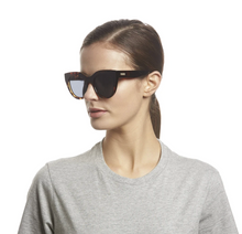 Load image into Gallery viewer, Air Heart Tort Sunnies