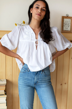 Load image into Gallery viewer, Puff Isla Top White Embroidered